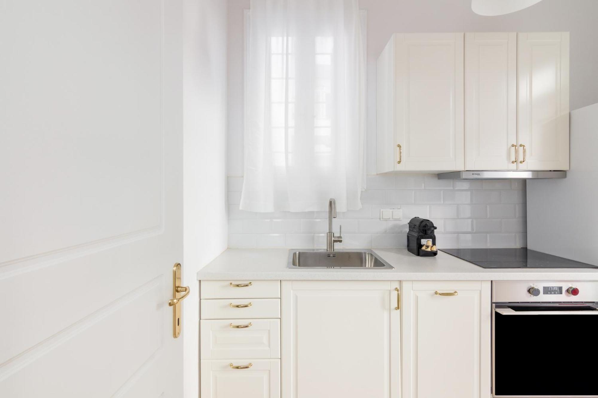 Great House W/ Private Parking * Athens