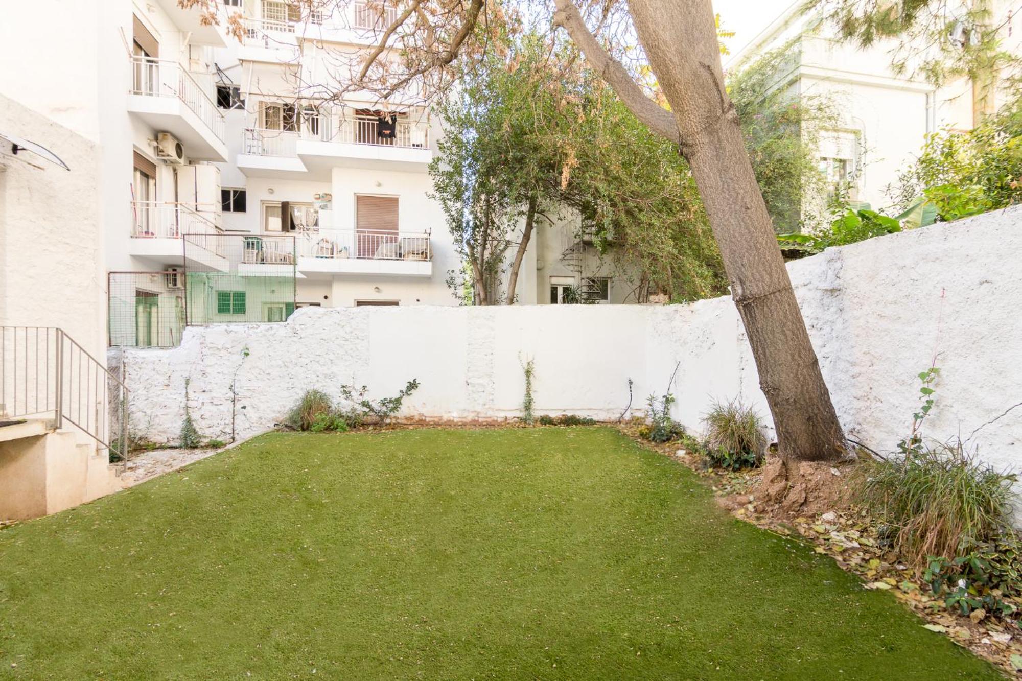Great House W/ Private Parking *